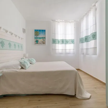 فيلة Angelina Con Piscina E Giardino Privato A Pochi Passi Dalla Di Campus فيلاّسيمِيوس