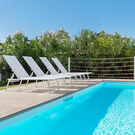 Angelina Con Piscina E Giardino Privato A Pochi Passi Dalla Di Campus וילסימיוס