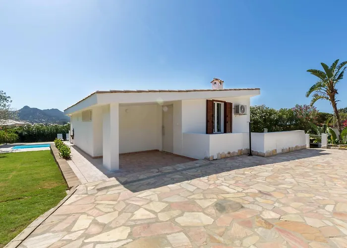 Angelina Con Piscina E Giardino Privato A Pochi Passi Dalla Di Campus ヴィラ