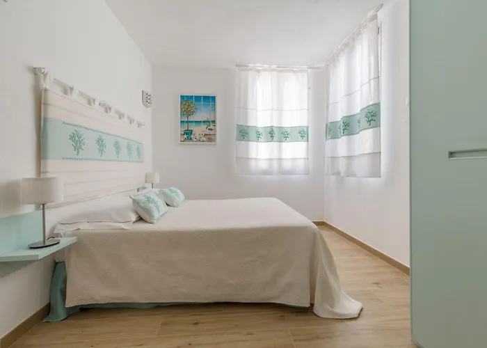 ヴィラ Angelina Con Piscina E Giardino Privato A Pochi Passi Dalla Di Campus ヴィッラシミーウス