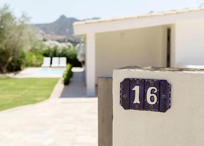 Angelina Con Piscina E Giardino Privato A Pochi Passi Dalla Di Campus ヴィラ *